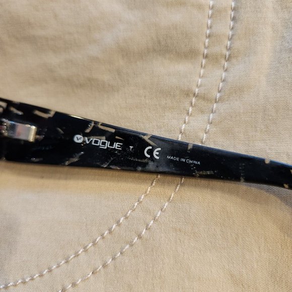 VOGUE VO3661-B 352 Eyeglasses Frames Only 52-16-130 Black Crystal Polish - Picture 2 of 9